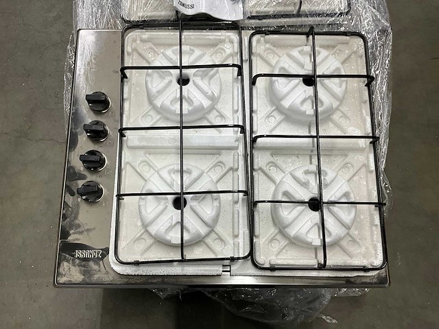 Zanussi 4 pits gasfornuis (8x) - afbeelding 2 van  6