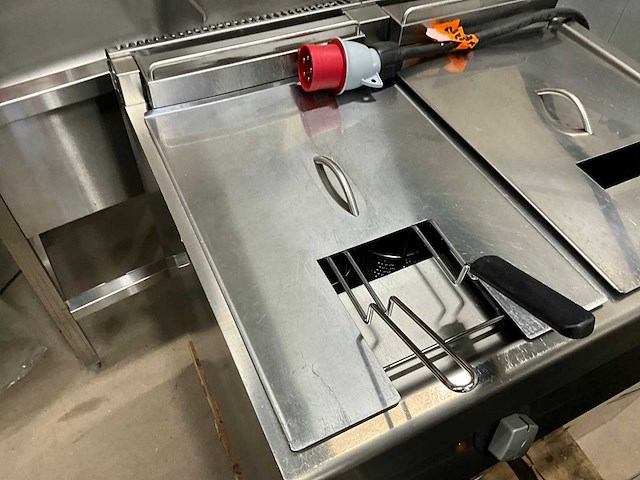 Zanussi friteuse - afbeelding 4 van  10