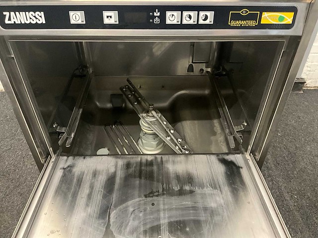 Zanussi korvenvaatwasmachine - afbeelding 9 van  10