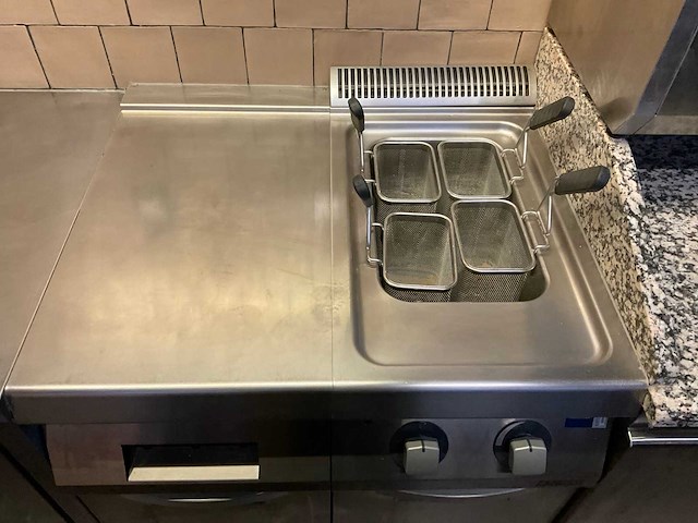 Zanussi pastakoker met neutraal element - afbeelding 2 van  4