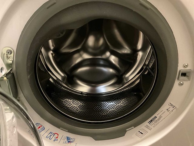 Zanussi zwfn8260 wasmachine - 8kg - afbeelding 2 van  8