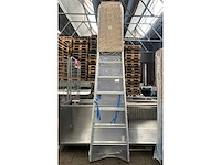 Zarges - saferstep b 5541310 - geribbelde staande sportladder - afbeelding 1 van  4