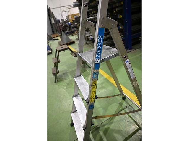 Zarges 41224 aluminium uitzettrap - afbeelding 3 van  3