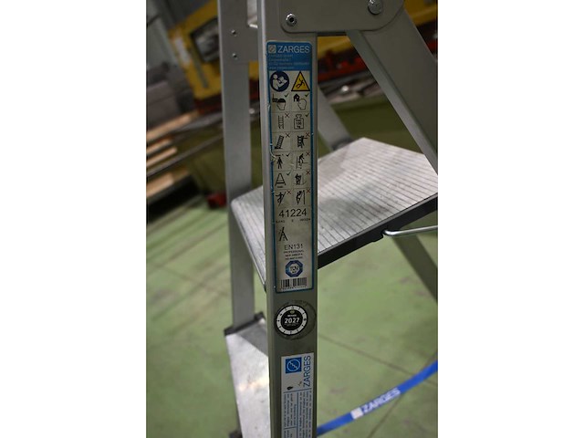 Zarges 41224 aluminium uitzettrap - afbeelding 4 van  4
