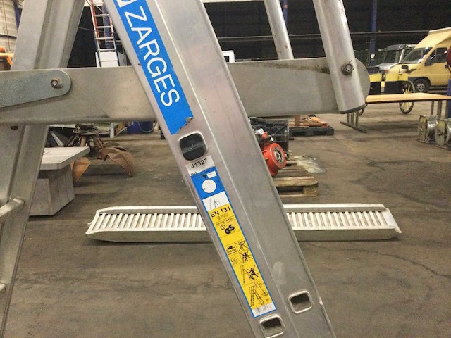 Zarges ns-insta 650 telescopische platvormladder - afbeelding 2 van  8