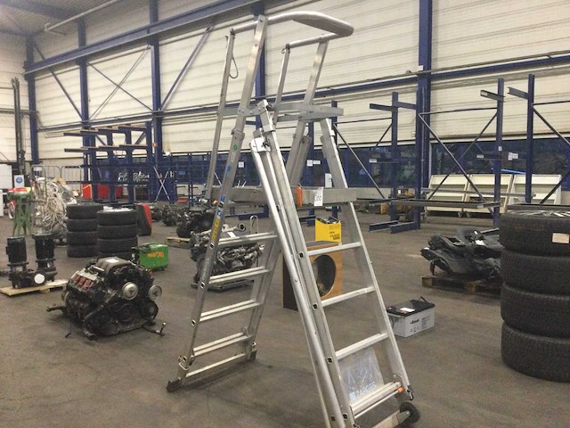 Zarges ns-insta 650 telescopische platvormladder - afbeelding 5 van  8