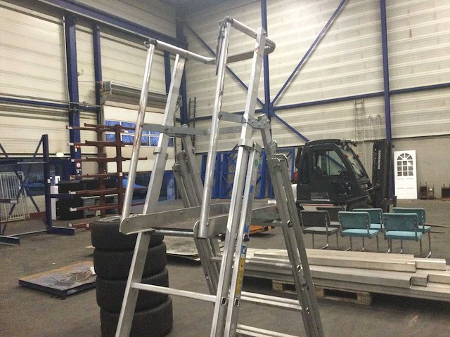 Zarges ns-insta 650 telescopische platvormladder - afbeelding 8 van  8