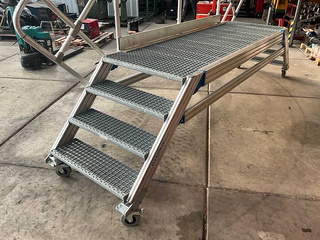 Zarges verrijdbaar platformtrap - afbeelding 3 van  6