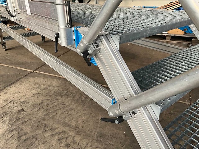 Zarges verrijdbaar platformtrap - afbeelding 6 van  6