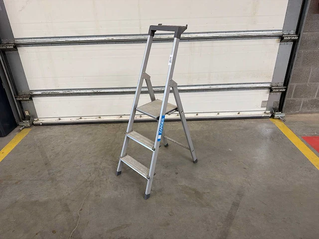 Zarges z200 trap ladder - afbeelding 1 van  4