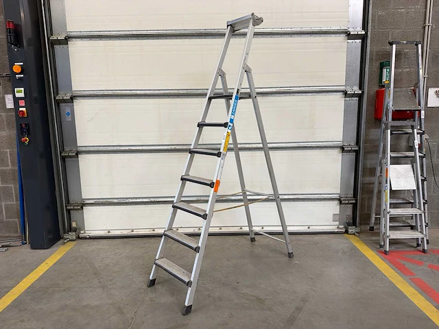 Zarges z600 trap ladder - afbeelding 1 van  5