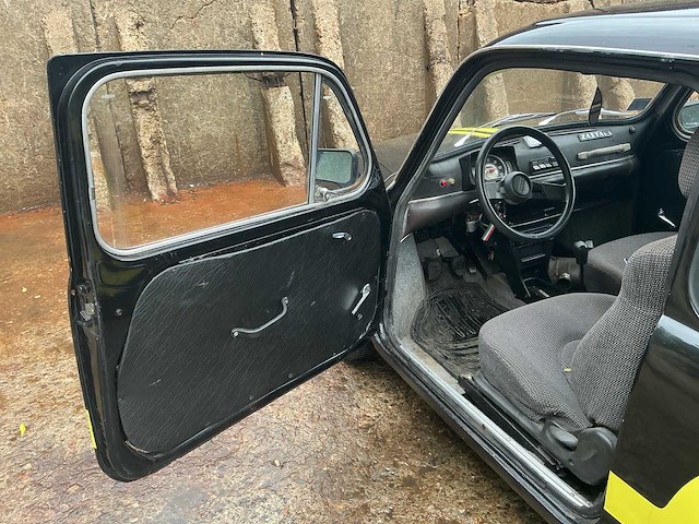 Zastava oldtimer - afbeelding 4 van  16