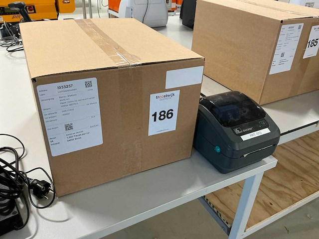Zebra gk420d labelprinter met labels - afbeelding 1 van  5