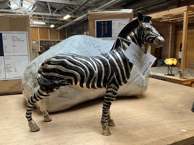 Zebra statue - afbeelding 2 van  3