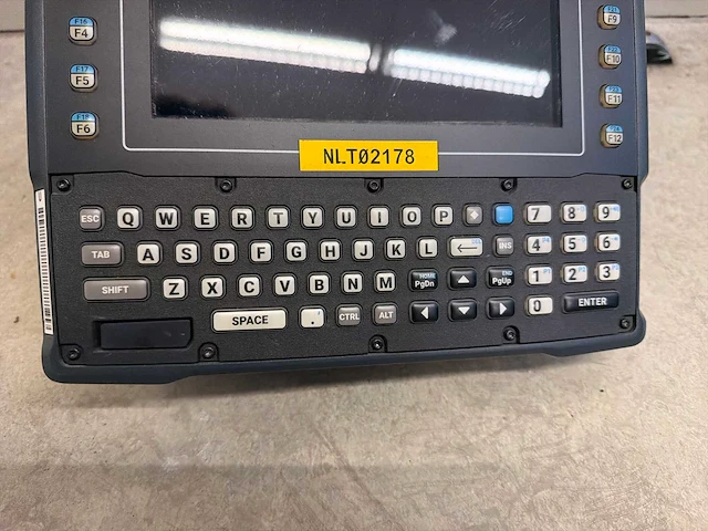 Zebra vc8300 industriële voertuigterminal - afbeelding 2 van  4
