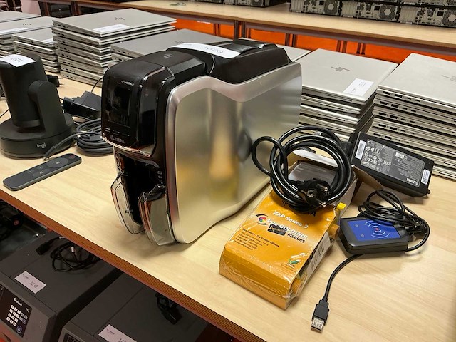 Zebra zc300 cardprinter - afbeelding 1 van  4