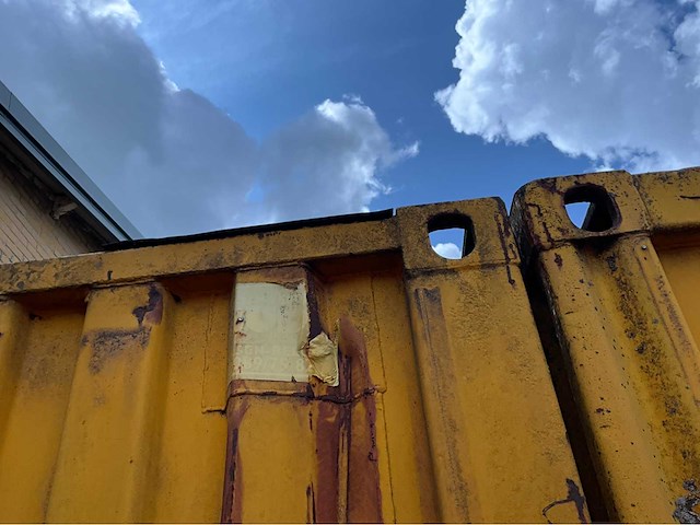 Zeecontainer 20ft haakarm - afbeelding 20 van  20