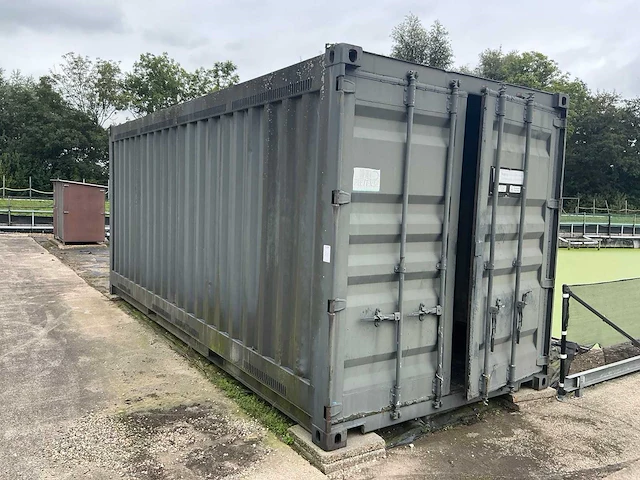 Zeecontainer ‘20ft’ - afbeelding 1 van  8