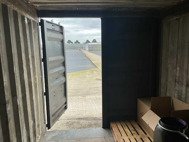 Zeecontainer ‘20ft’ - afbeelding 7 van  8