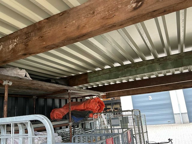 Zeecontainer 2x met overkapping - afbeelding 15 van  15