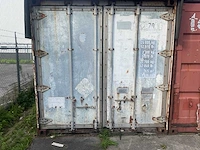 Zeecontainer geïsoleerd - afbeelding 1 van  3
