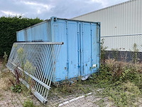 Zeecontainer met auto onderdelen - afbeelding 1 van  5