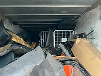 Zeecontainer met auto onderdelen - afbeelding 3 van  5