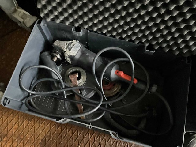 Zeecontainer met gereedschap - afbeelding 3 van  28