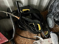 Zeecontainer met gereedschap - afbeelding 14 van  28