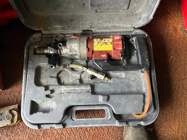 Zeecontainer met gereedschap - afbeelding 16 van  28