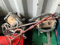 Zeecontainer met gereedschap - afbeelding 17 van  28