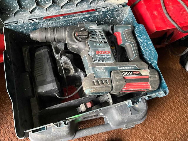 Zeecontainer met gereedschap - afbeelding 18 van  28