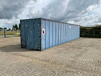 Zeecontainer met hout - afbeelding 1 van  11