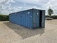 Zeecontainer met hout - afbeelding 4 van  11