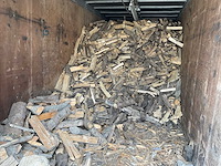 Zeecontainer met hout - afbeelding 11 van  11