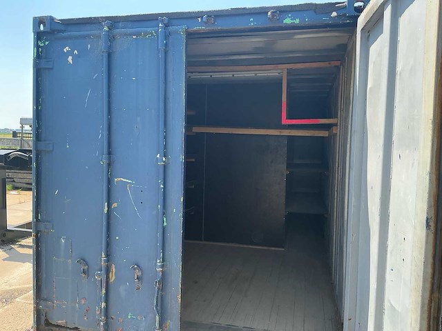 Zeecontainer met ingebouwde keet - afbeelding 2 van  22