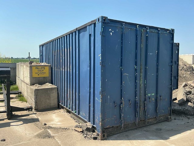 Zeecontainer met ingebouwde keet - afbeelding 19 van  22