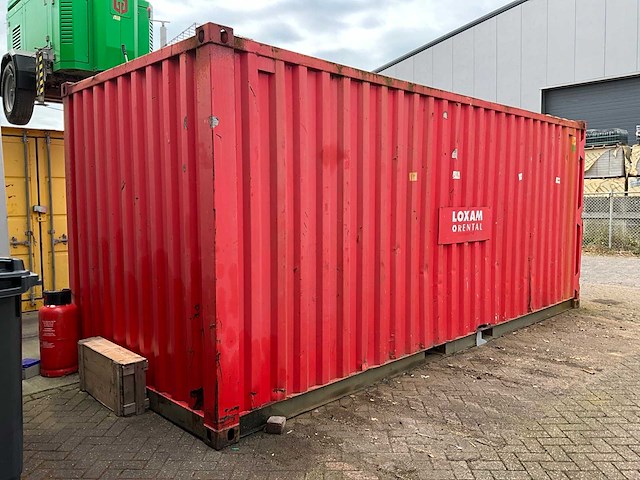 Zeecontainer met inhoud - afbeelding 12 van  31
