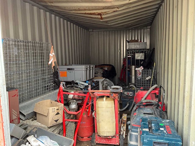 Zeecontainer met inhoud - afbeelding 27 van  31