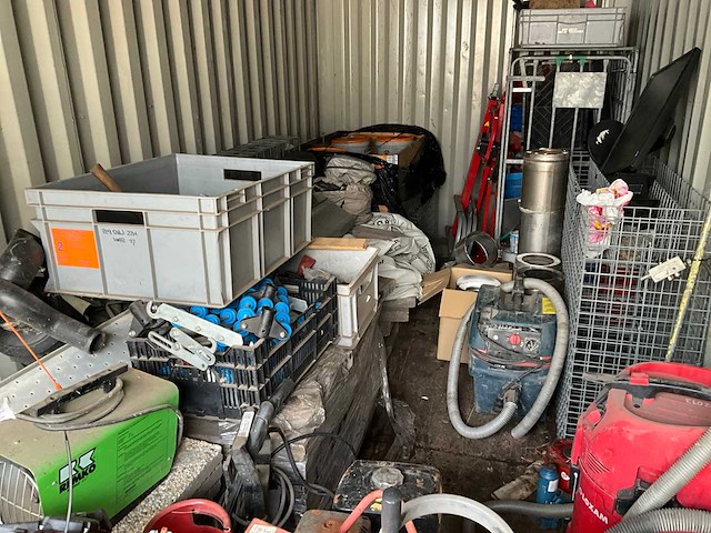 Zeecontainer met inhoud - afbeelding 29 van  31