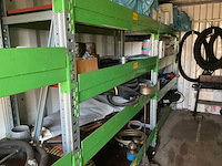 Zeecontainer met inhoud - afbeelding 2 van  15