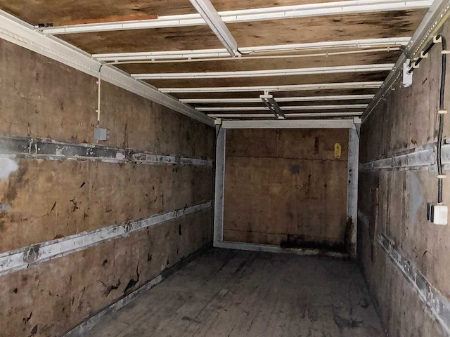 Zeecontainer met kabelopname. - afbeelding 2 van  4