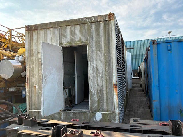 Zeecontainer met transformator - afbeelding 1 van  23