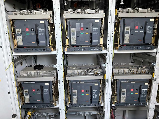 Zeecontainer met transformator - afbeelding 13 van  23
