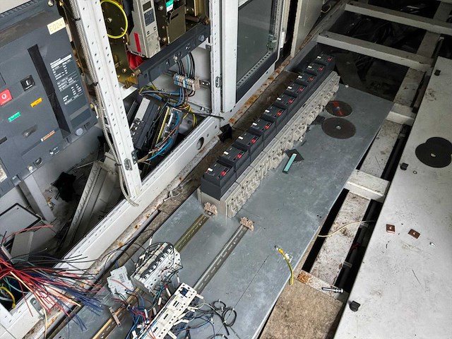 Zeecontainer met transformator - afbeelding 16 van  23