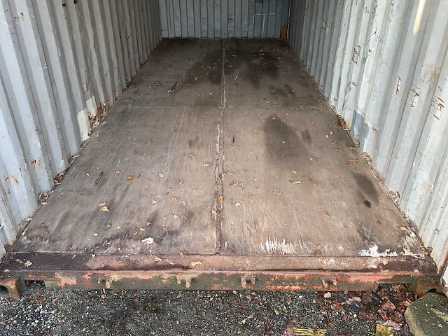 Zeecontainer rood 20ft - afbeelding 7 van  8