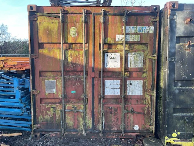 Zeecontainer rood 20ft - afbeelding 1 van  1
