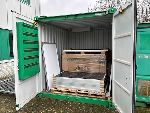 Zeecontainer - afbeelding 2 van  3