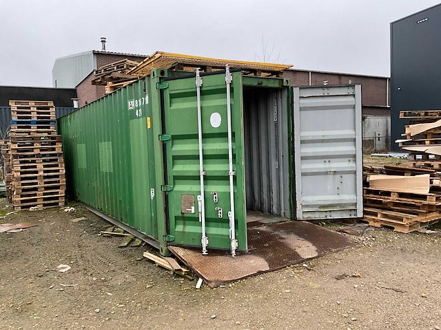 Zeecontainer - afbeelding 1 van  3