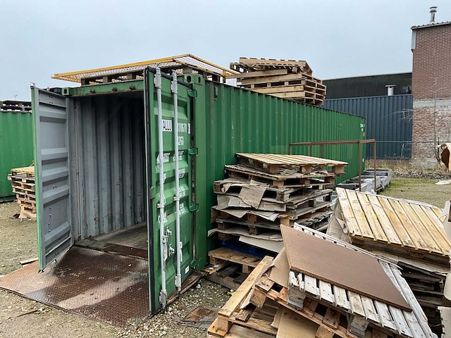 Zeecontainer - afbeelding 2 van  3